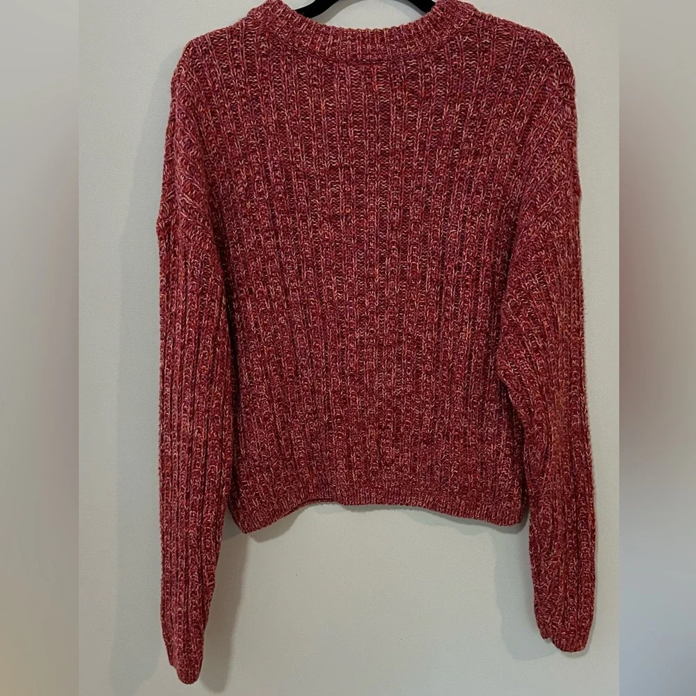 Universal Thread Sweater - Picture 4 of 8